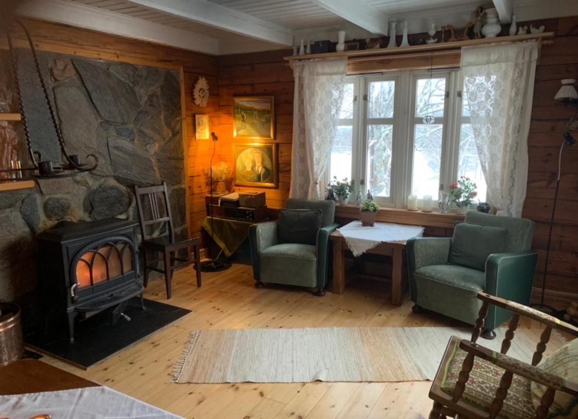100 Years Old Norwegian Log House In Tromsoヴィラ エクステリア 写真