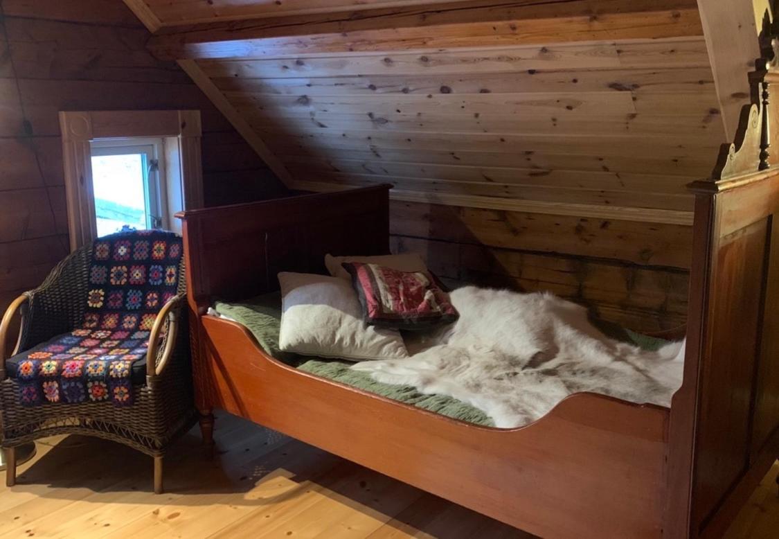 100 Years Old Norwegian Log House In Tromsoヴィラ エクステリア 写真