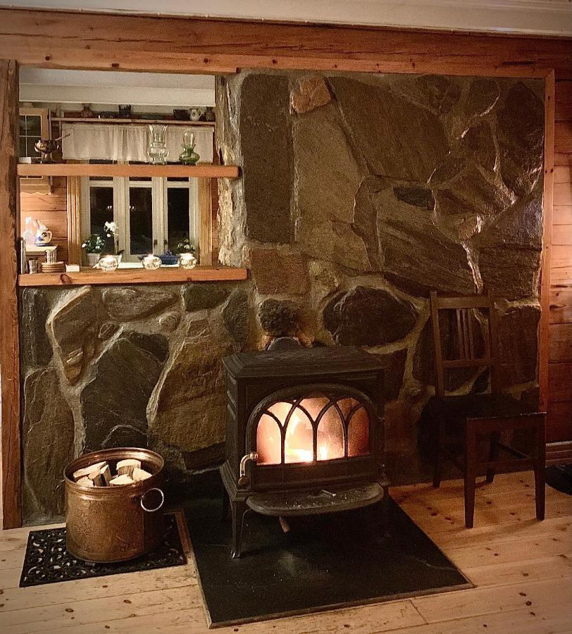 100 Years Old Norwegian Log House In Tromsoヴィラ エクステリア 写真
